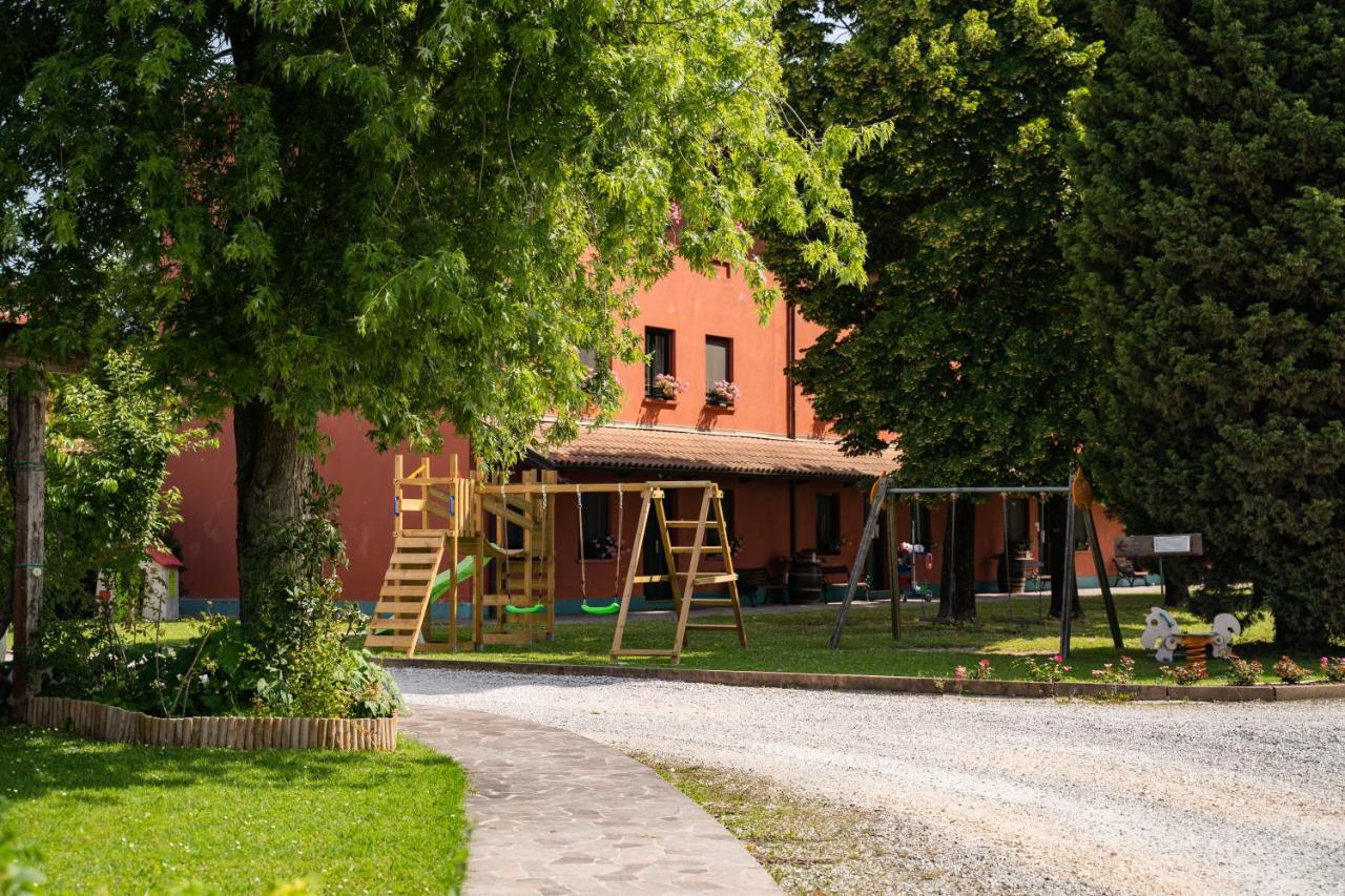 Agriturismo Isola Augusta パラッツォーロ・デッロ・ステッラ エクステリア 写真