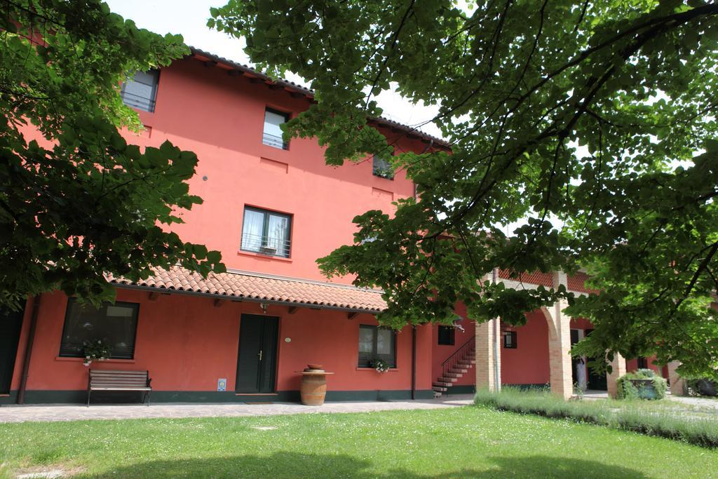 Agriturismo Isola Augusta パラッツォーロ・デッロ・ステッラ エクステリア 写真