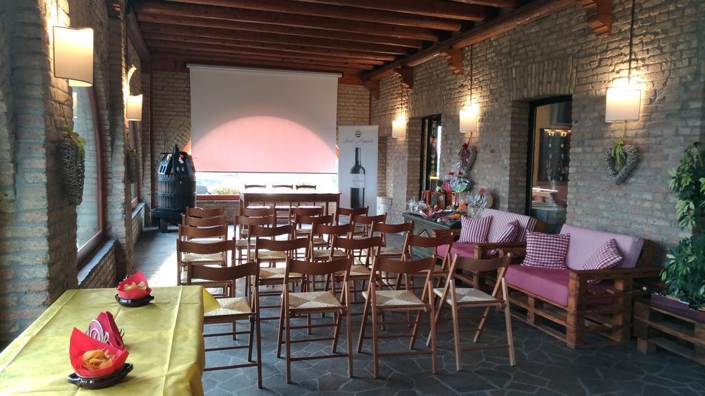 Agriturismo Isola Augusta パラッツォーロ・デッロ・ステッラ エクステリア 写真